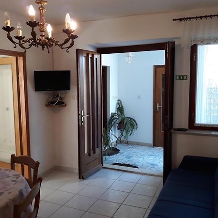 Apartments Mary Miholascica Екстериор снимка